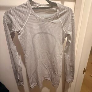 Lululemon Women’s Size 4 Grey Hip Length Swifty Tech Stripped Long Sleeve Top